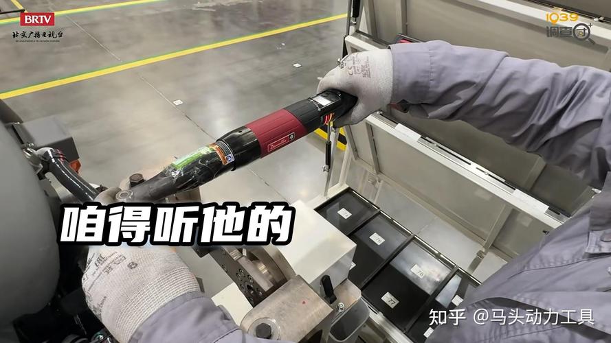智能拧紧技术的绿色实践亿华通氢燃料电池发动机装配